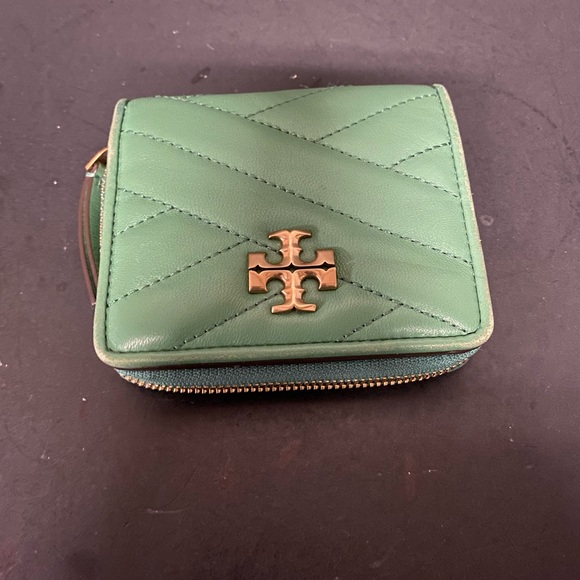 TORY BURCH Kira Chevron bi-fold wallet in nice green leather
